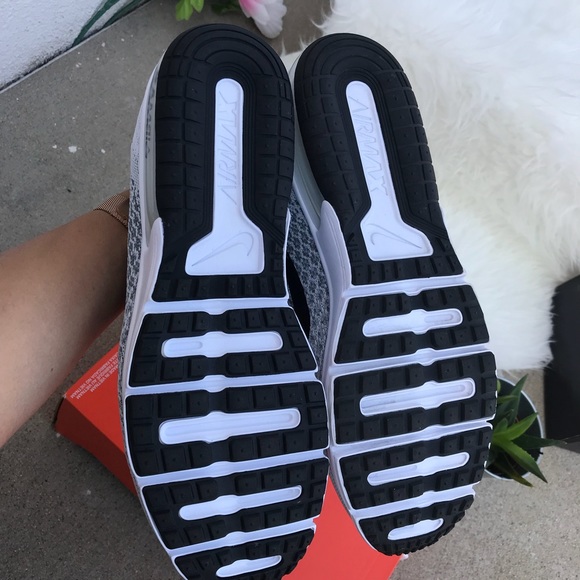 Nike authentic men’s air max sz 13 New - Picture 5 of 7